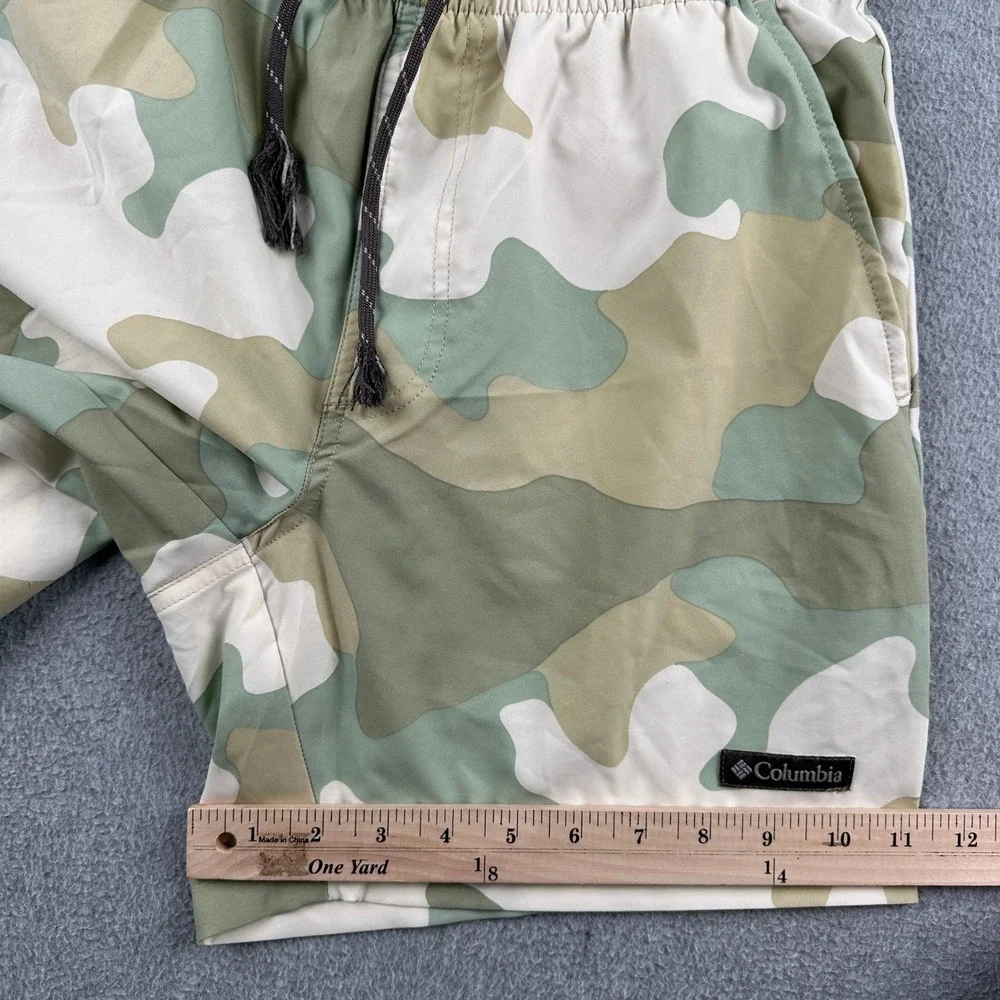 Columbia Shorts Mens S Green Camo PFG Backcast III Water Performance Casual